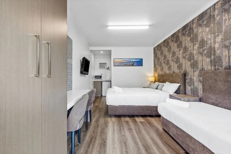 Deluxe Double Suite