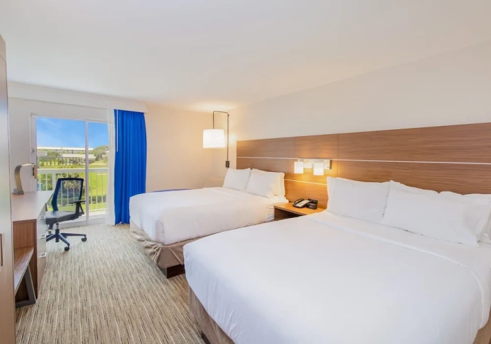 Standard Quadruple room with balcony