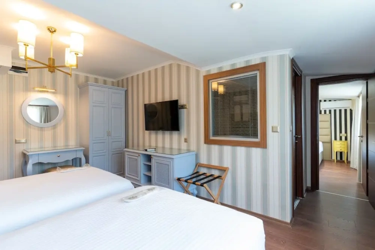 2 Bedrooms Standard Quadruple Family room