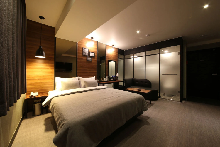 The Last Hotel