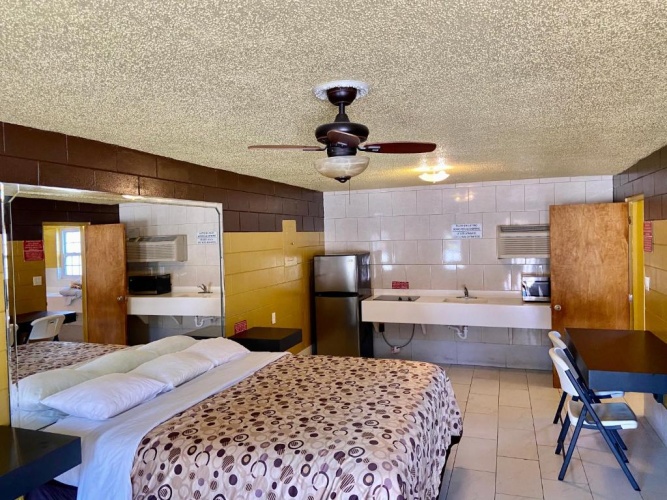 1 Bedroom Suite