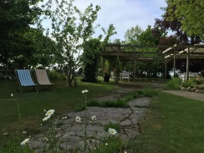 Gnalöv Gård B&B