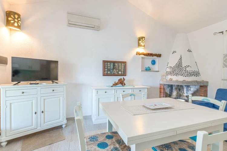 1 Bedroom Family Cottage with sea view