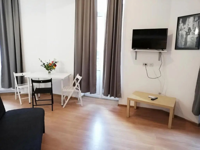 Studio Piata Amzei NR.1 (8 A)