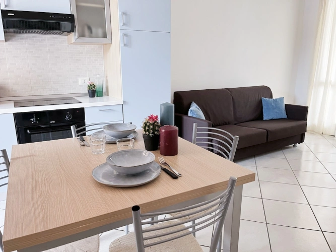 2 Bedrooms Apartment