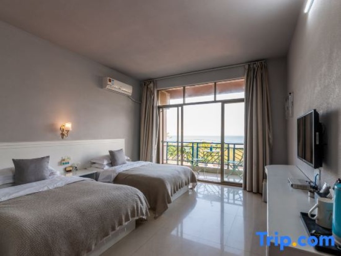 Standard Twin room with sea view