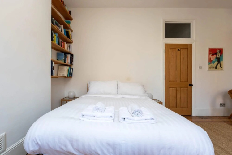 Spacious 2BD Flat By Regents Park & Camden Town!