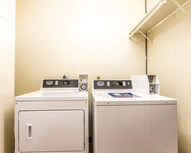 Bay Area Inn & Suites