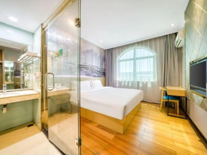 Huayi Hotel