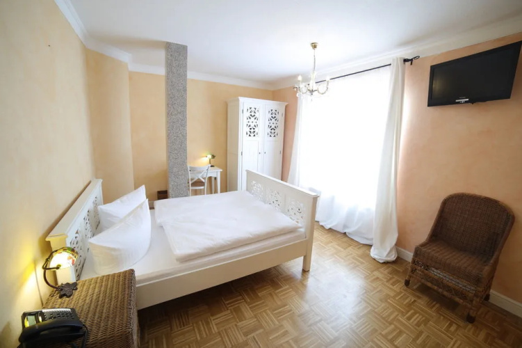 Re Hotel