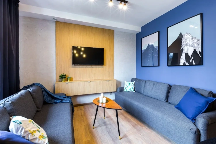 3 Bedrooms Apartment