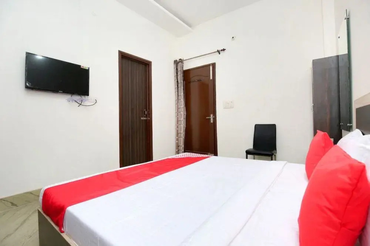 Oyo 24666 Samar Residency