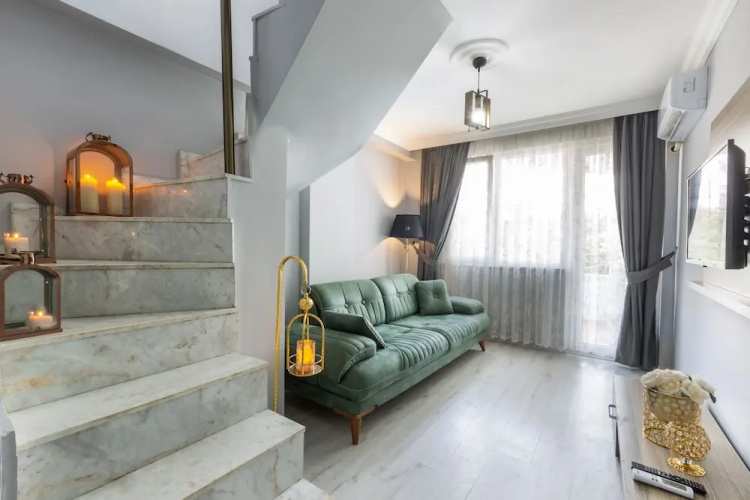 Li̇fe Pool Sui̇te Hotel