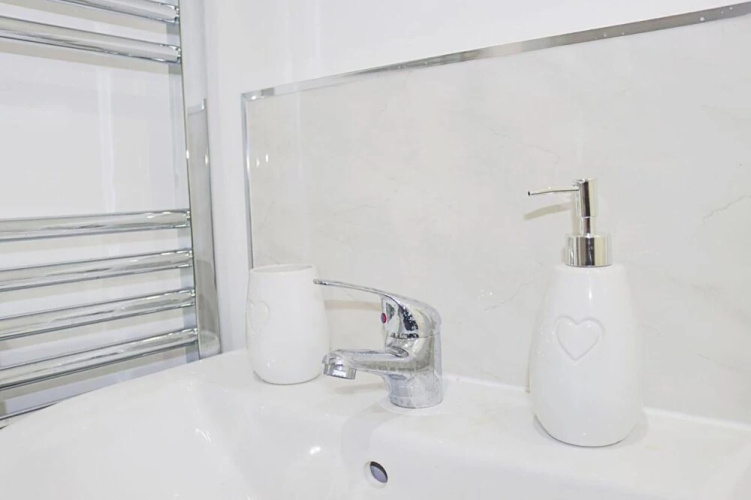 Modern 2-bed Apartment in Burnham, Slough