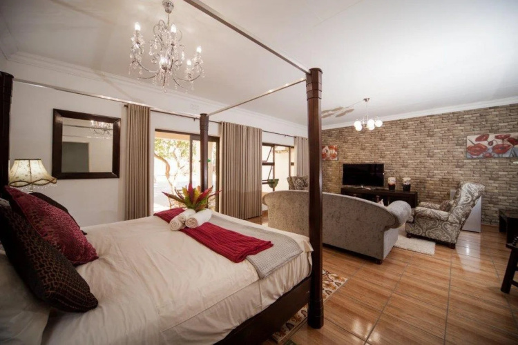 Tamboti Lodge