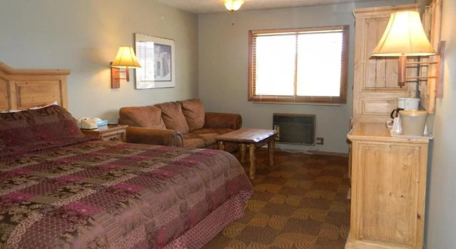 Summit Inn
