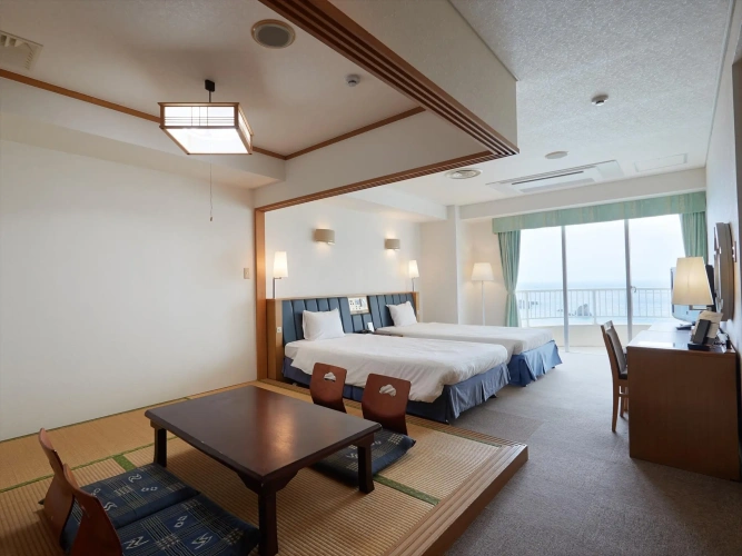 Standard Twin room with balcony