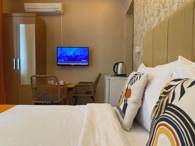 Aura Hotel