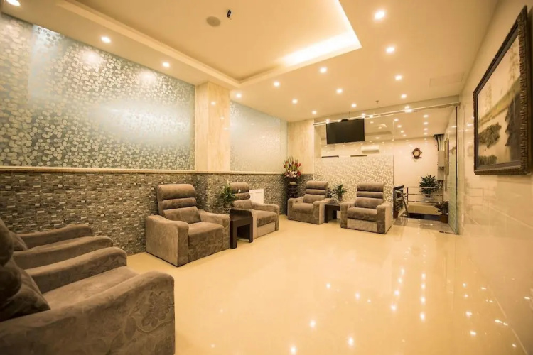 3MG Lakeside Hotel