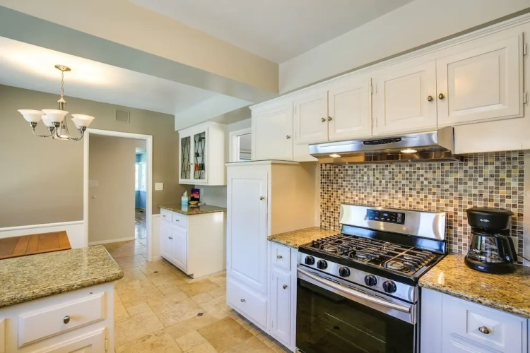 3 Bedrooms Cottage