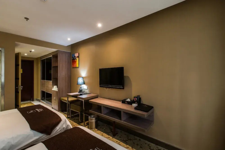 Weihai Huakun Hotel