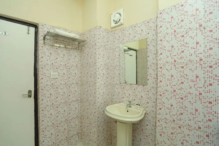 Hari Dham By OYO Rooms