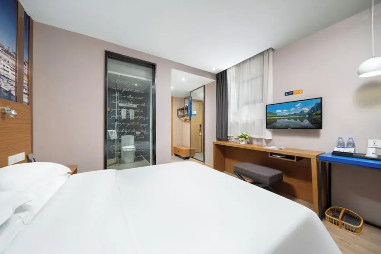 Stay at Guilin Downtown