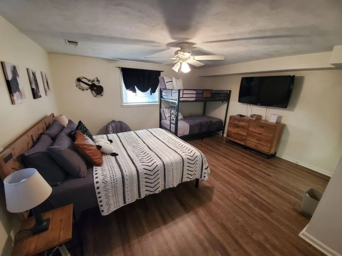 Andrea Abode 5 Bedroom Home by RedAwning
