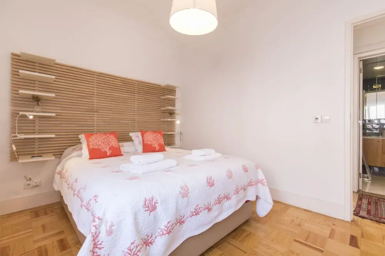 Garden House in Alvalade