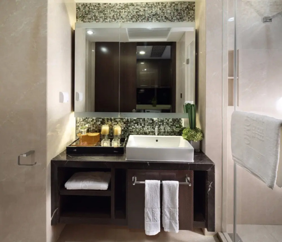 eStay Residence Poly Central Pivot