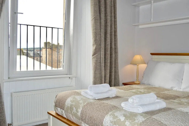 Comfortable 1 Bedroom Flat Near The Meadows