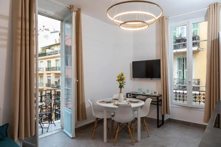 1 Bedroom Apartment
