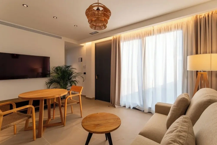 Deluxe Suite