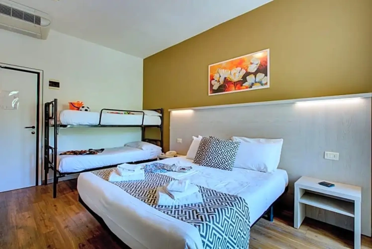 Standard Quadruple room with balcony