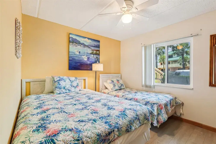Oceanfront Luxury: 2BR Condo + Pool in St.aug