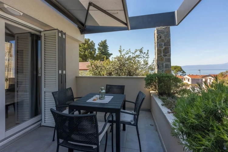 Apartment with balcony