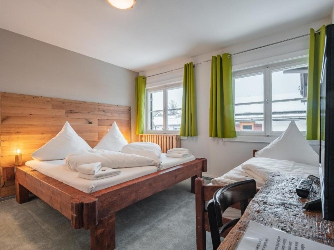 Standard Triple room