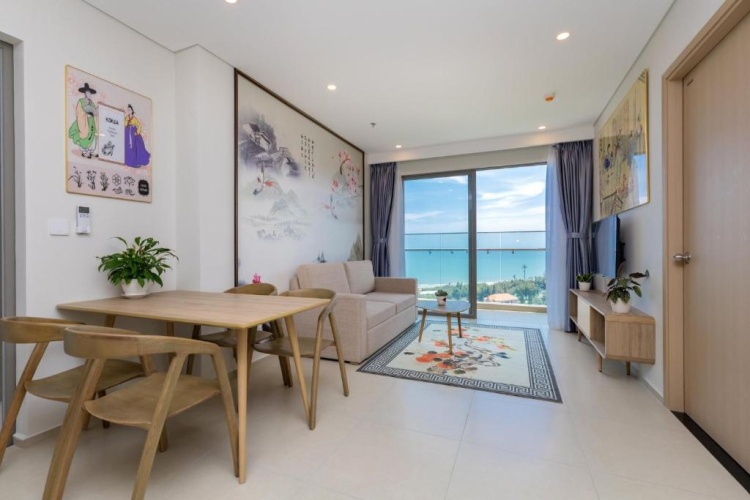 2 Bedrooms Apartment