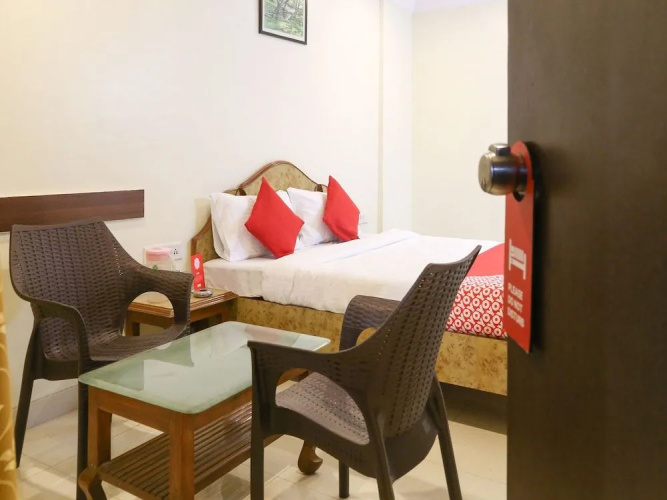 OYO 15090 Hotel Rajdeep