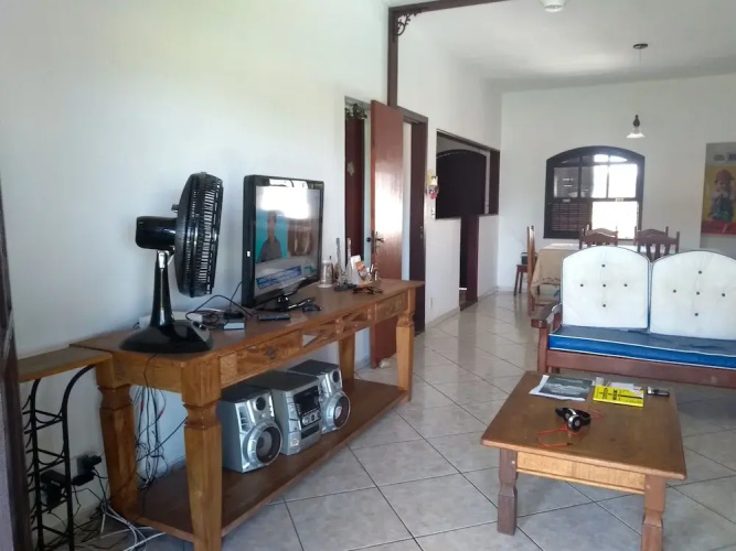 Casa com 4 Suítes e Piscina em Búzios