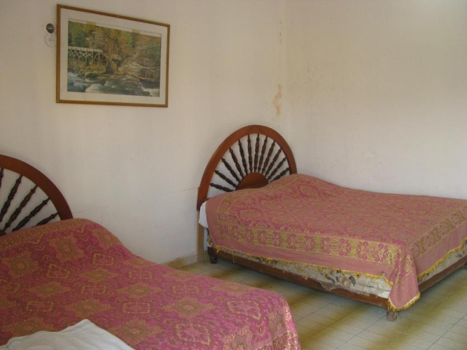 Standard Triple room