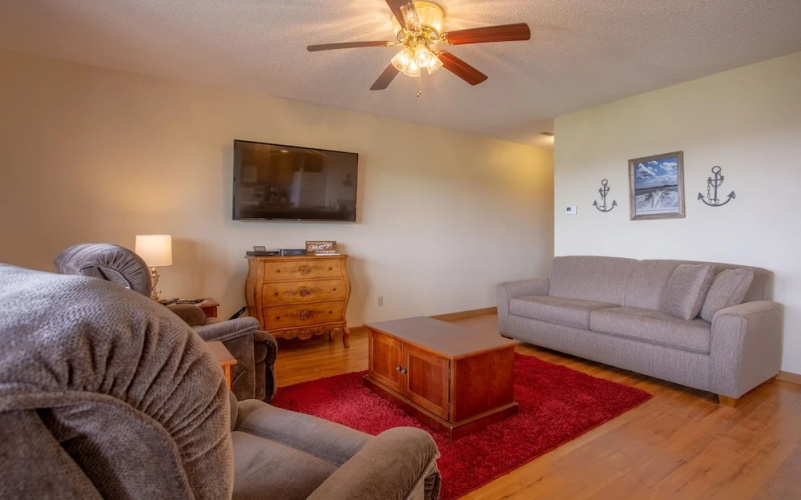 Lakeview Oasis 2 Bedrooms 2 Bathrooms Condo