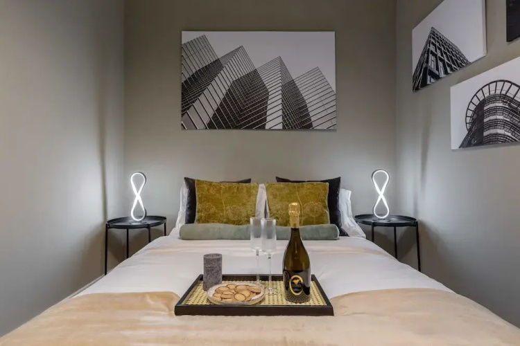 Modern Suite on Historic Calea Victoriei