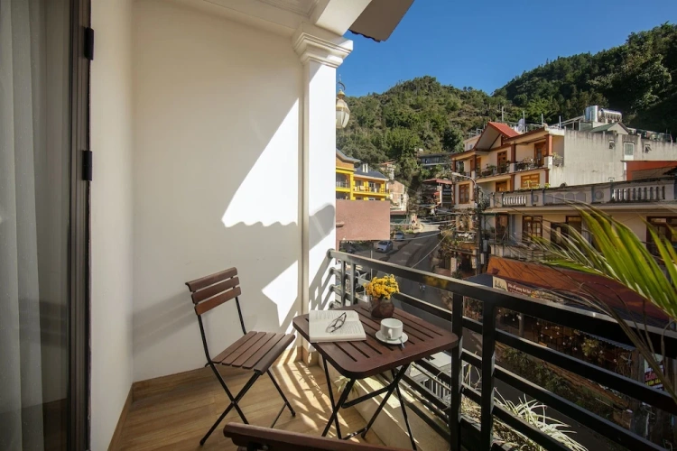 Standard Quadruple Family room with balcony and with city view