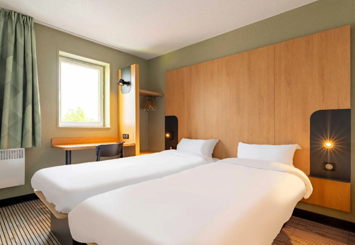 B&B HOTEL Calais Centre Saint-Pierre