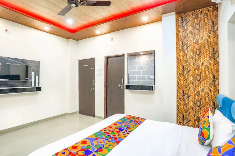Fabhotel Universal Stay Inn