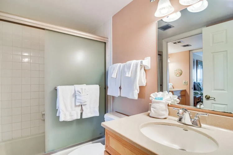 Waterfront Condo w/ Patio & Pool on Madeira Beach!
