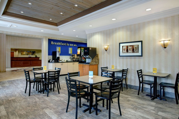 Days Inn & Suites by Wyndham Collingwood photo 19