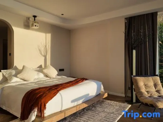 2 Bedrooms Deluxe Suite with view