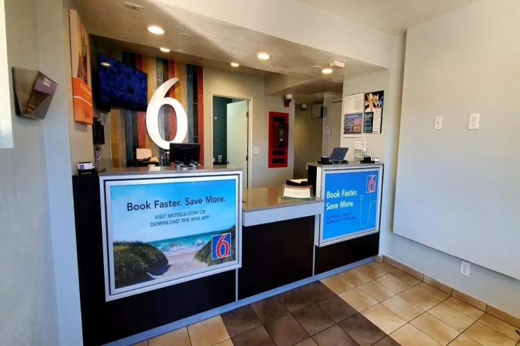 Motel 6 Palmdale, CA